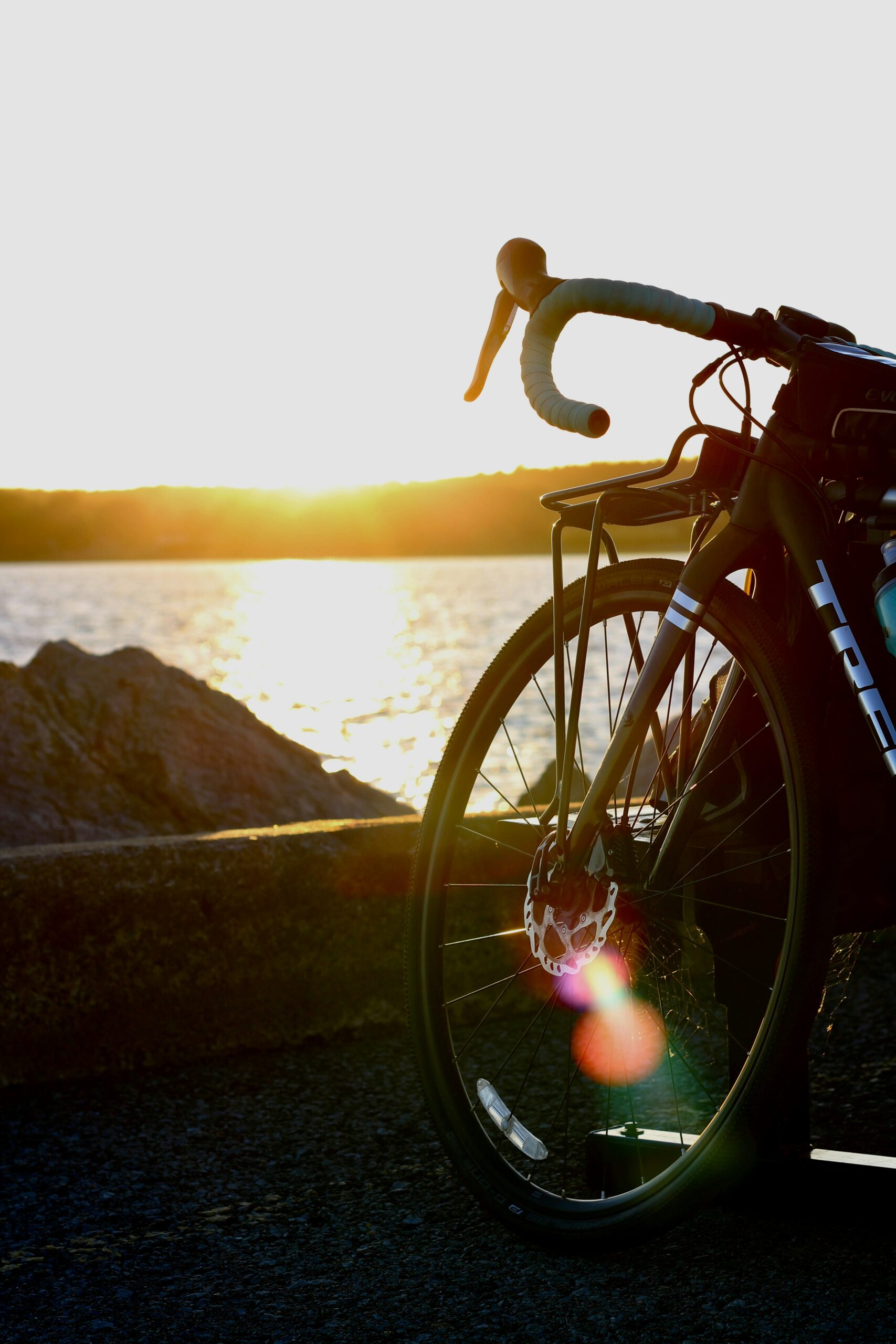 Explore the Beauty of Lake Siskiyou on a Scenic Cycling Adventure