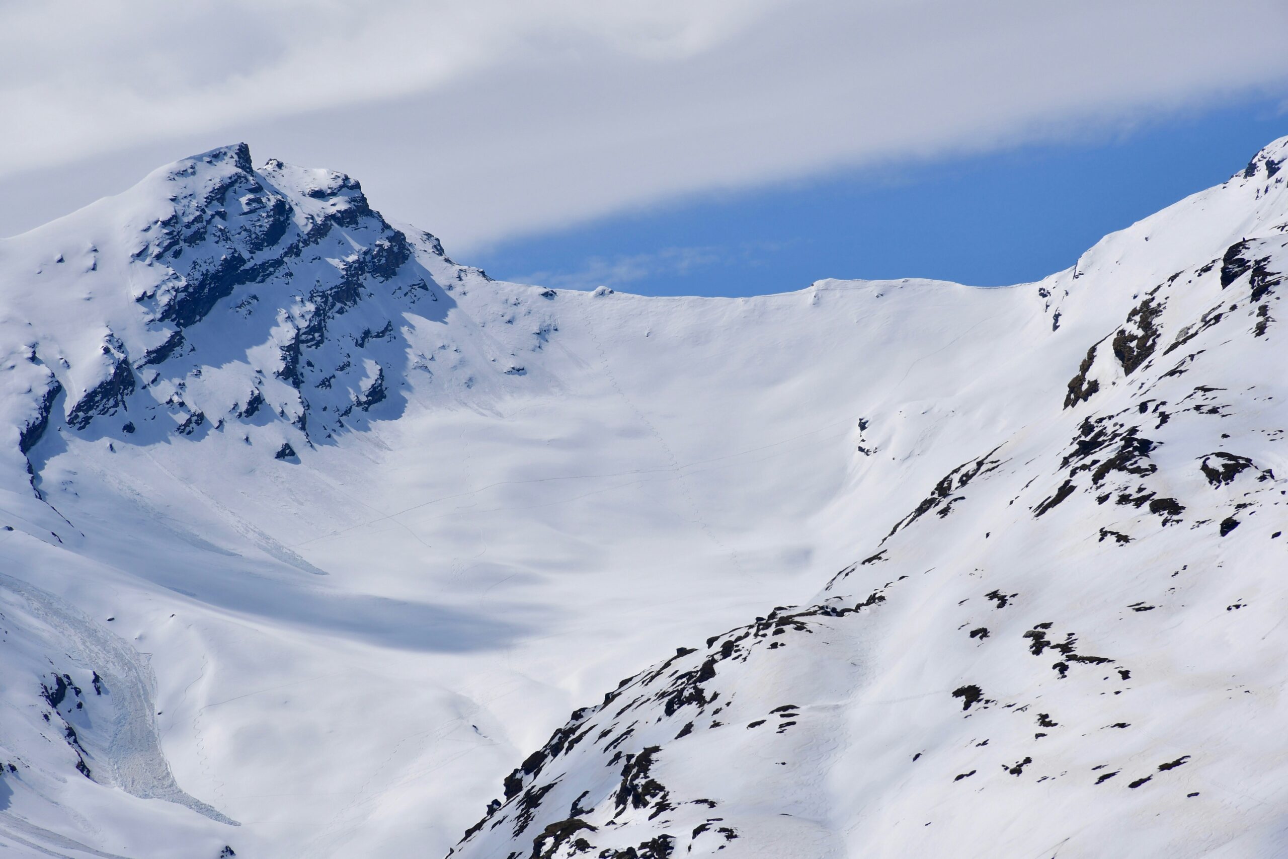 Does Mount Shasta Have Any Sections Prone To Avalanches?