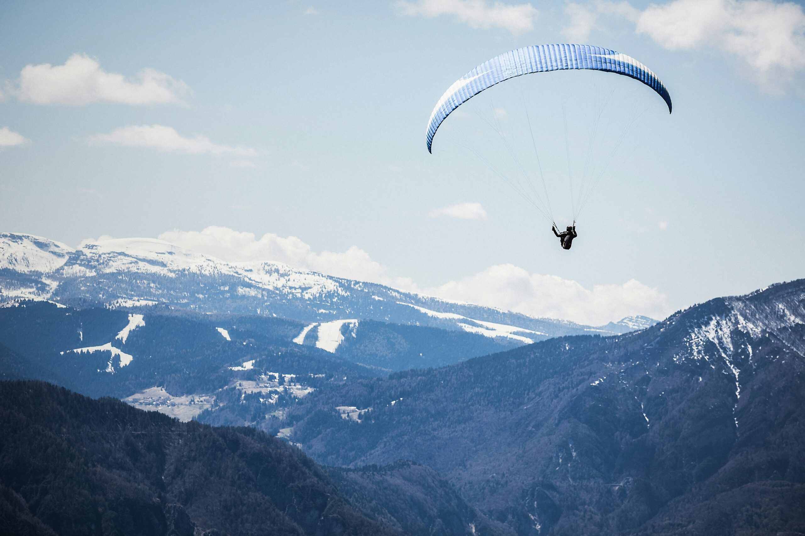 Experience the Thrill of Paragliding and Unleash Your Adventurous Side